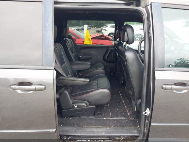 2017 DODGE GRAND CARAVAN GT 8