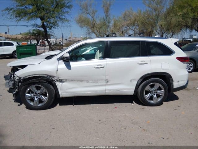 2017 TOYOTA HIGHLANDER LIMITED 14