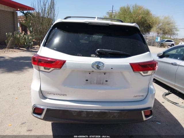 2017 TOYOTA HIGHLANDER LIMITED 16