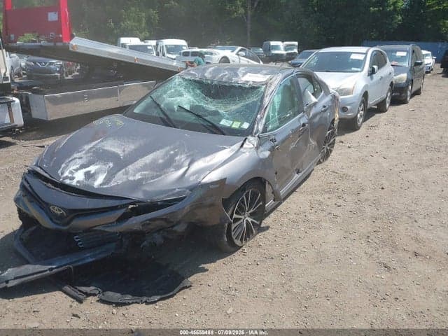 2020 TOYOTA CAMRY SE 2