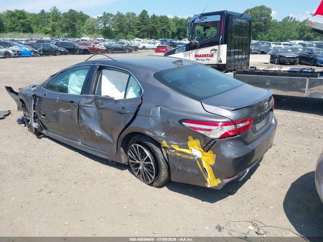 2020 TOYOTA CAMRY SE 3