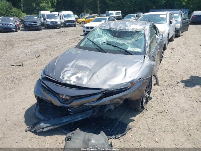 2020 TOYOTA CAMRY SE 6