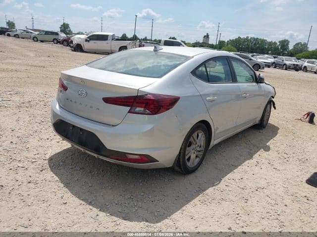 2019 HYUNDAI ELANTRA SEL 4