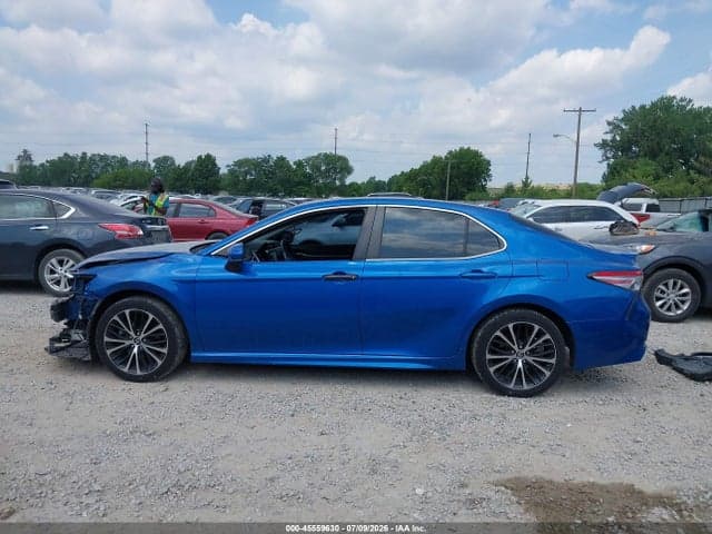 2018 TOYOTA CAMRY SE 15