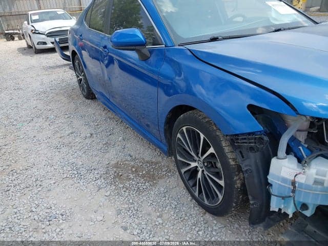 2018 TOYOTA CAMRY SE 18