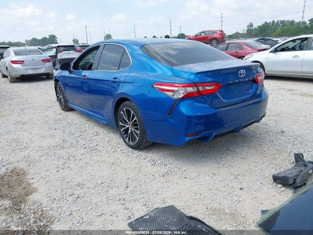 2018 TOYOTA CAMRY SE 3