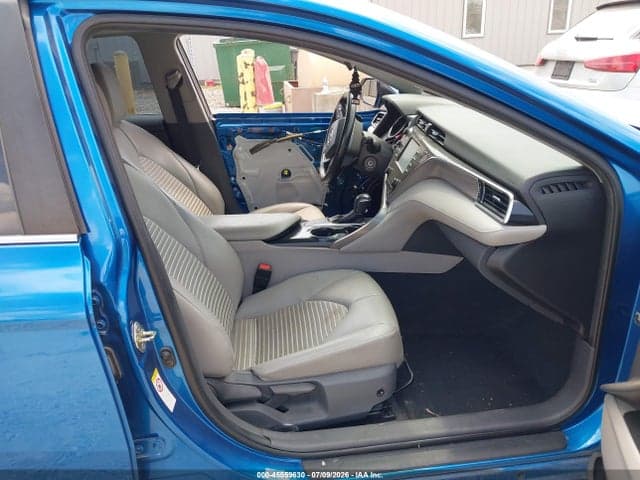 2018 TOYOTA CAMRY SE 5