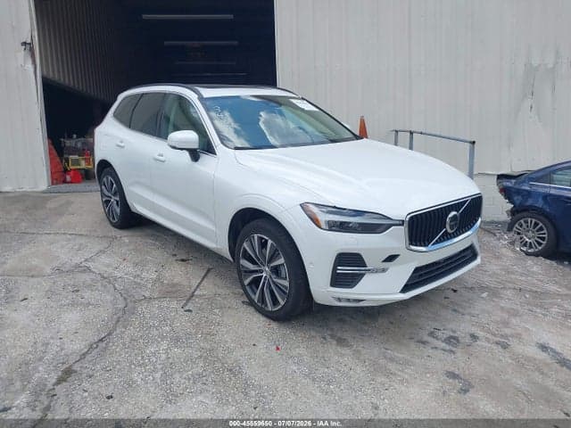 2022 VOLVO XC60 B5 MOMENTUM