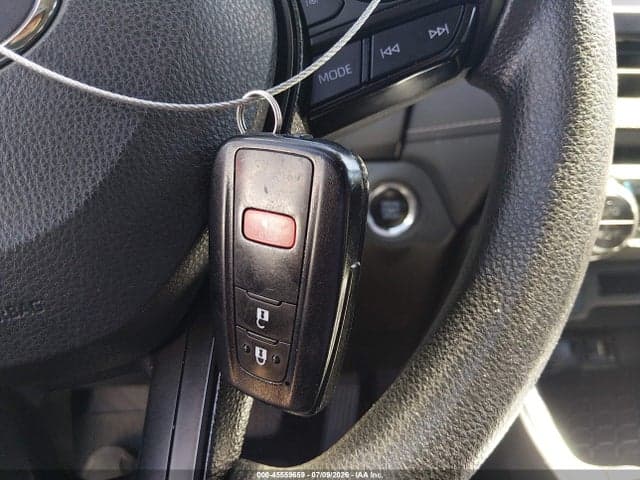 2019 TOYOTA RAV4 XLE 11
