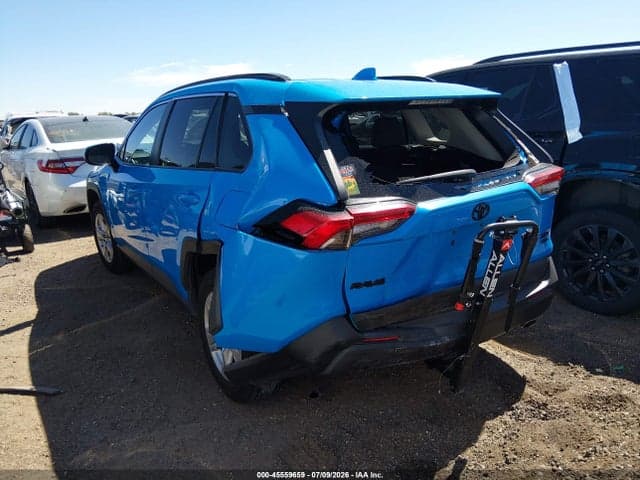 2019 TOYOTA RAV4 XLE 3