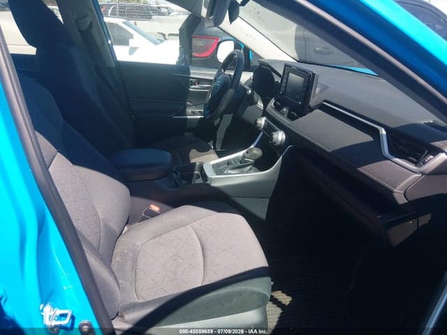 2019 TOYOTA RAV4 XLE 5