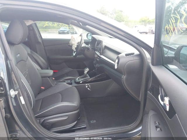 2022 KIA FORTE GT-LINE 5