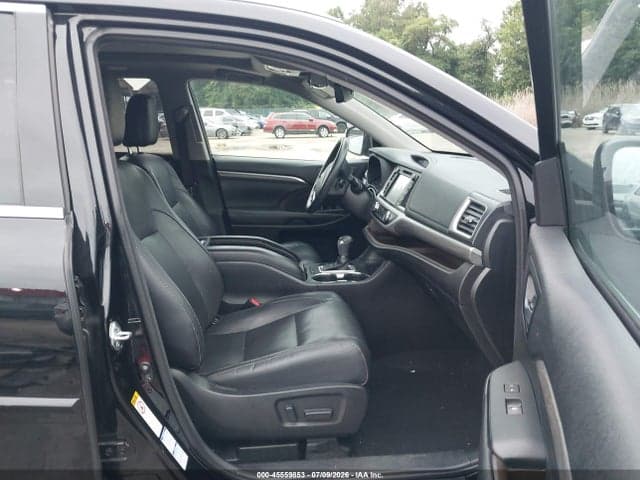 2017 TOYOTA HIGHLANDER LIMITED PLATINUM 5