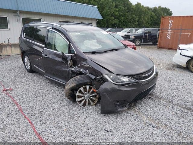 2018 CHRYSLER PACIFICA TOURING L 1