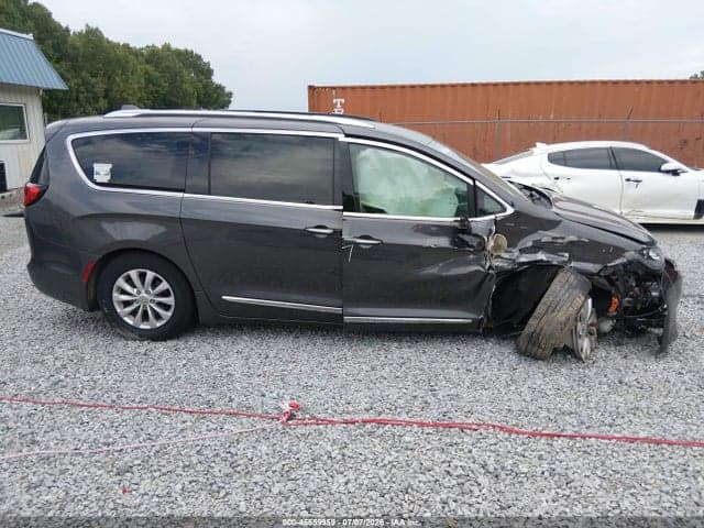2018 CHRYSLER PACIFICA TOURING L 12