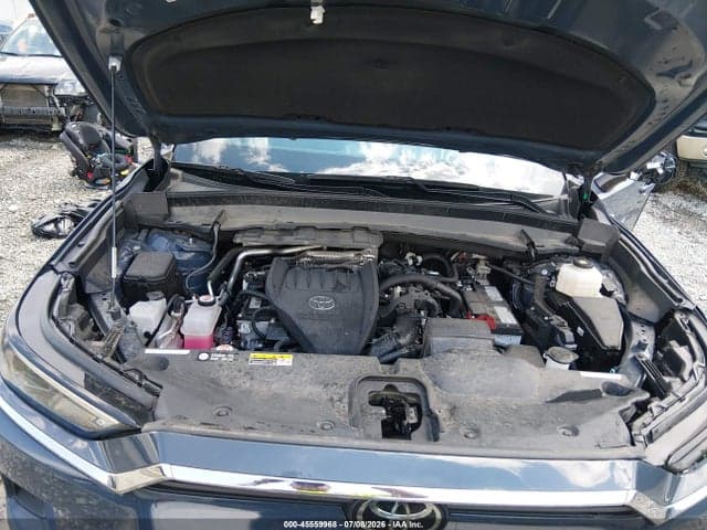 2025 TOYOTA GRAND HIGHLANDER XLE 10