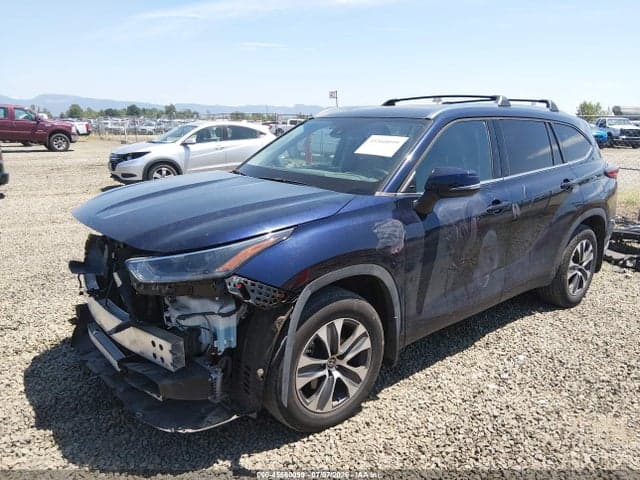 2021 TOYOTA HIGHLANDER XLE 2