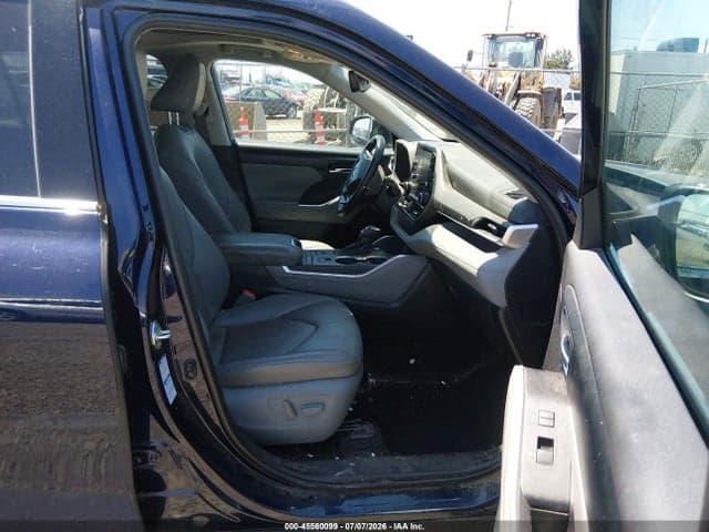 2021 TOYOTA HIGHLANDER XLE 5