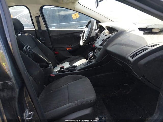 2017 FORD FOCUS SE 5