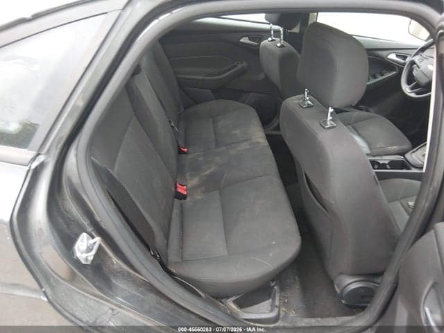 2017 FORD FOCUS SE 8