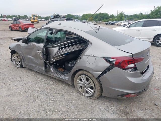 2020 HYUNDAI ELANTRA SEL 3