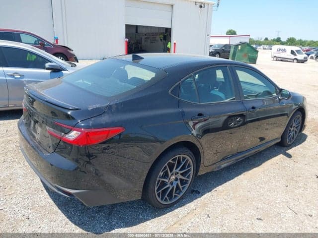 2025 TOYOTA CAMRY SE 4