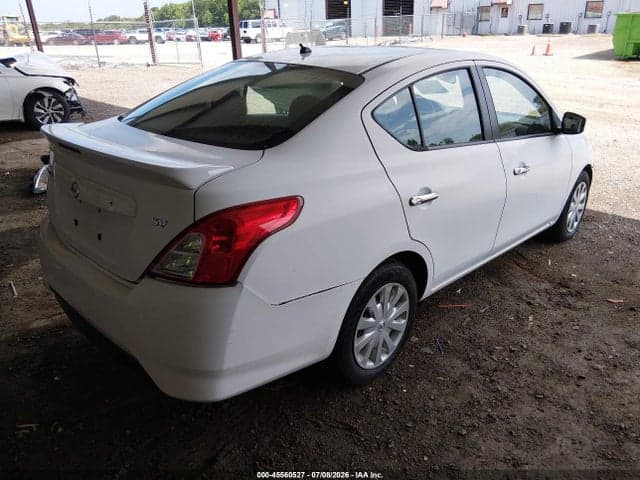 2017 NISSAN VERSA 1.6 SV 4