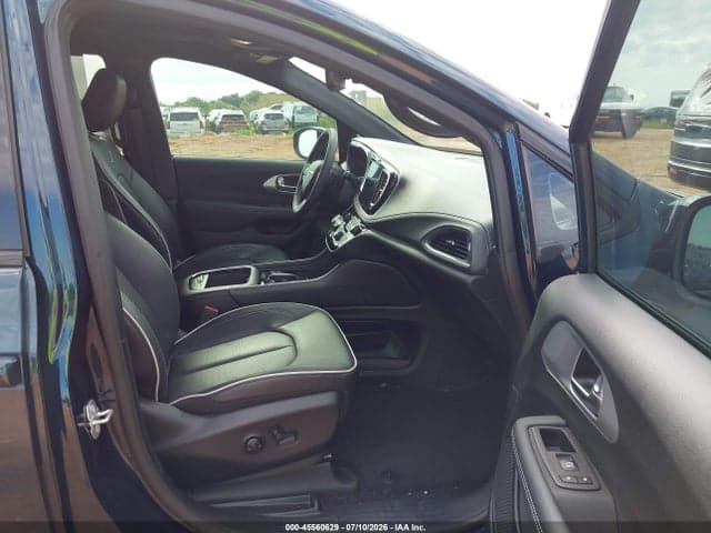 2025 CHRYSLER PACIFICA LIMITED 5