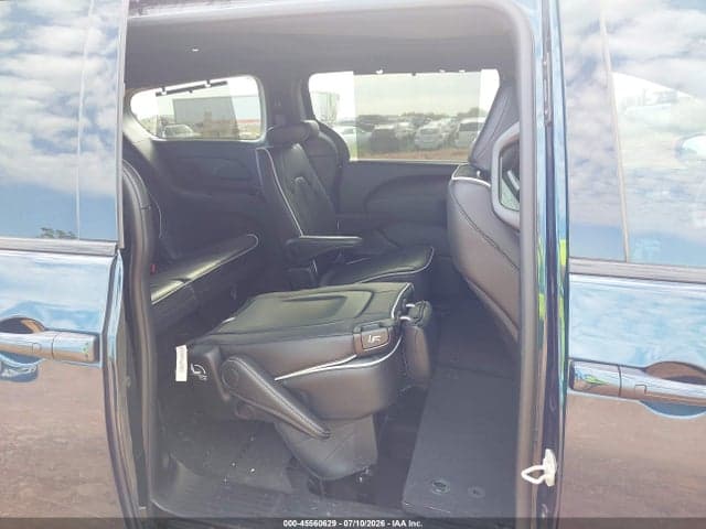 2025 CHRYSLER PACIFICA LIMITED 8