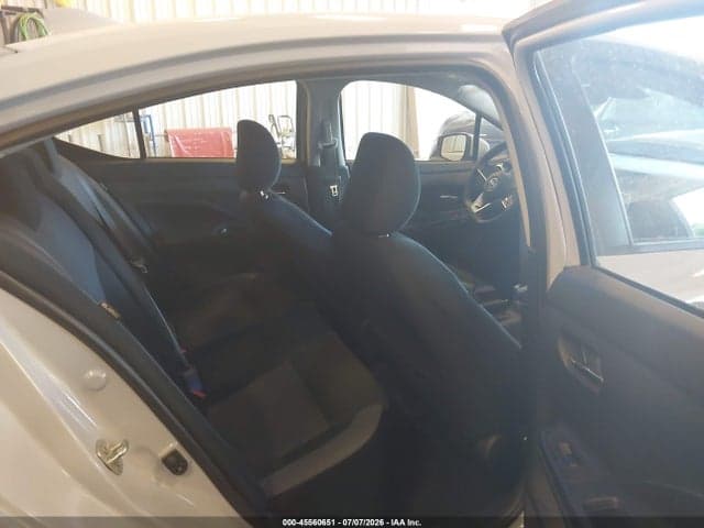 2024 NISSAN VERSA 1.6 SV 8