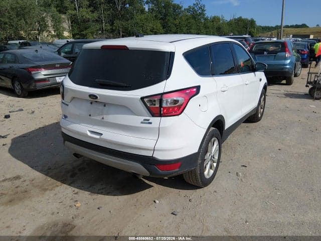 2017 FORD ESCAPE SE 4