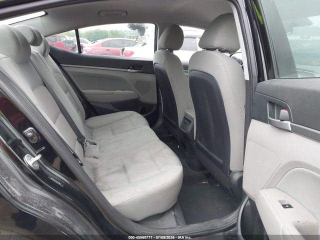 2018 HYUNDAI ELANTRA SEL 8