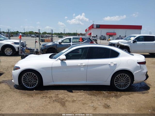 2017 ALFA ROMEO GIULIA TI RWD 14