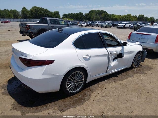 2017 ALFA ROMEO GIULIA TI RWD 4