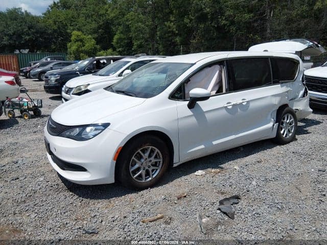 2022 CHRYSLER VOYAGER LX 2