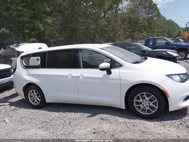 2022 CHRYSLER VOYAGER LX 13