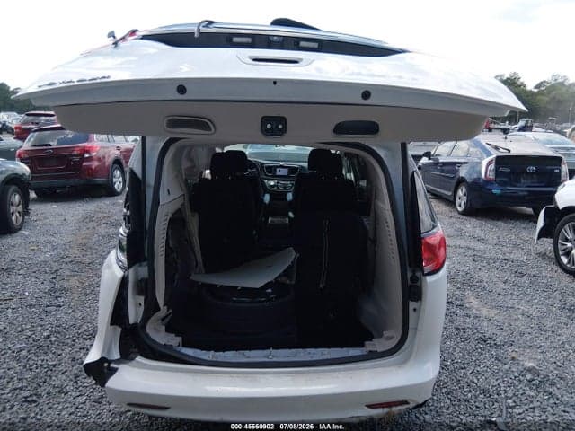 2022 CHRYSLER VOYAGER LX 16