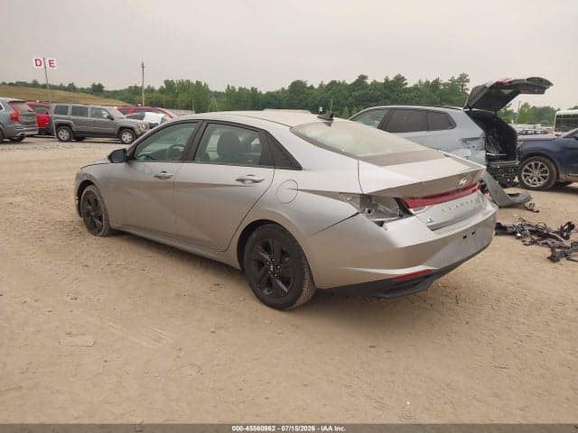 2022 HYUNDAI ELANTRA SEL 3