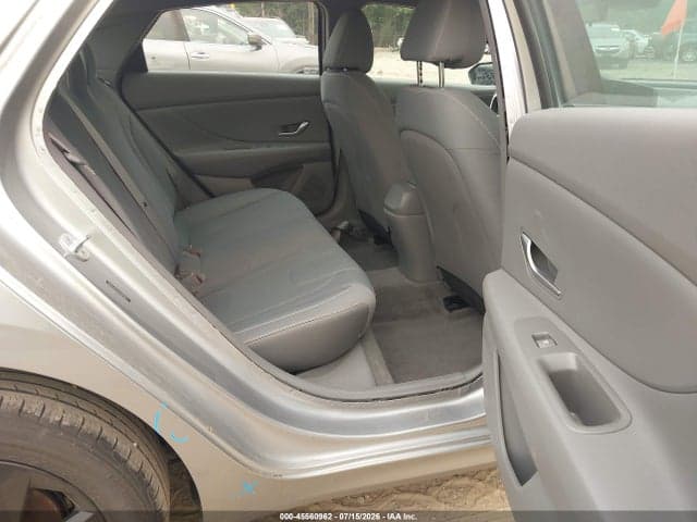 2022 HYUNDAI ELANTRA SEL 8