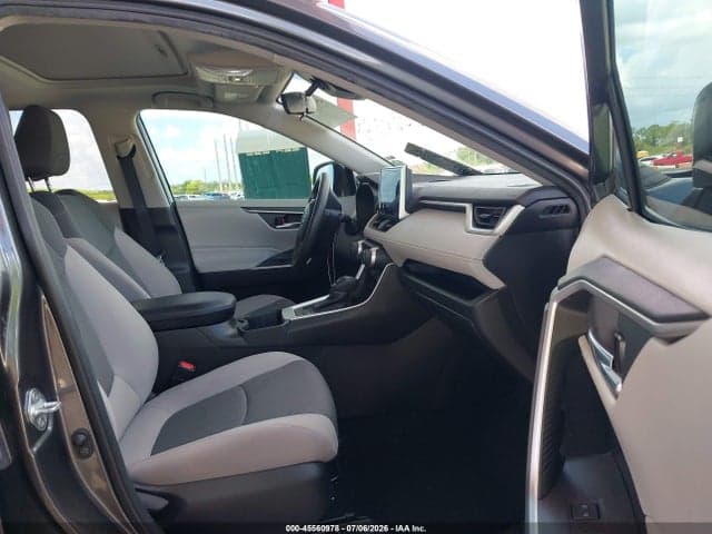2023 TOYOTA RAV4 XLE 5