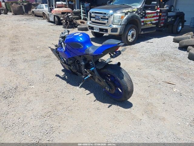 2023 YAMAHA YZFR1 3