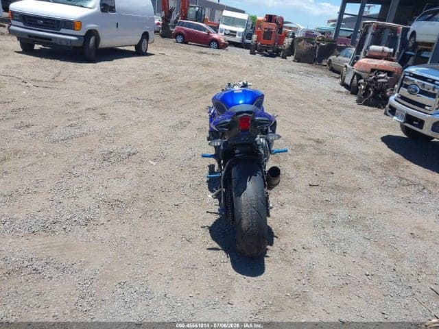 2023 YAMAHA YZFR1 6