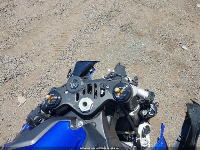 2023 YAMAHA YZFR1 7
