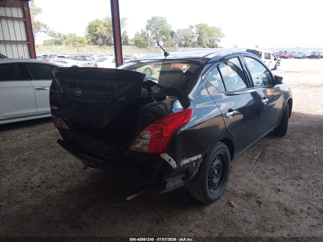 2018 NISSAN VERSA 1.6 SV 4