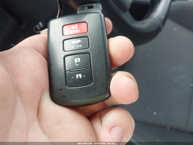 2018 TOYOTA RAV4 XLE 11