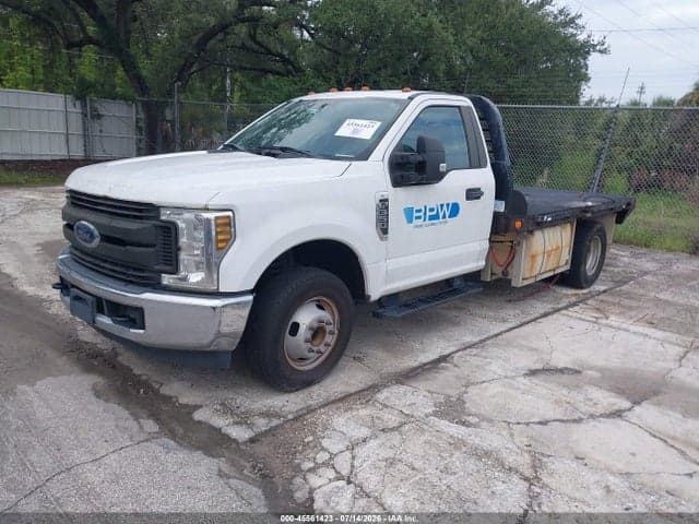 2019 FORD F-350 CHASSIS XL 2