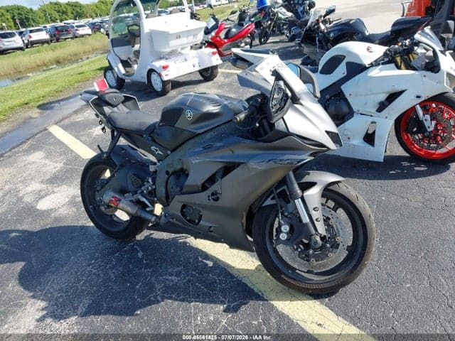 2018 YAMAHA YZFR6 - 1