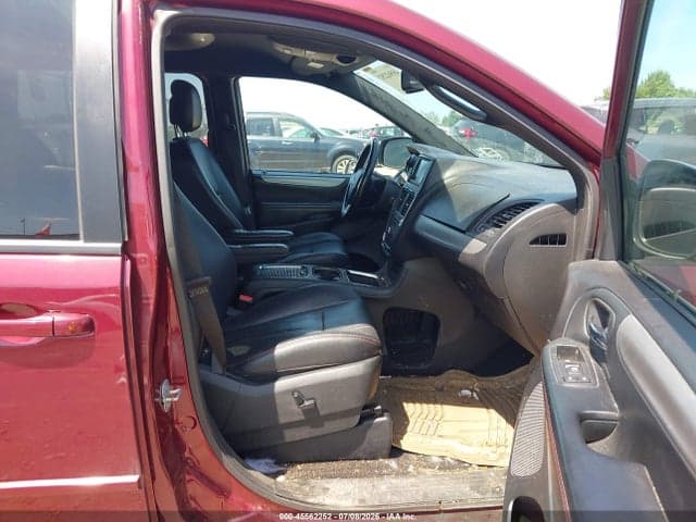 2017 DODGE GRAND CARAVAN GT 5