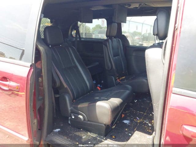 2017 DODGE GRAND CARAVAN GT 8