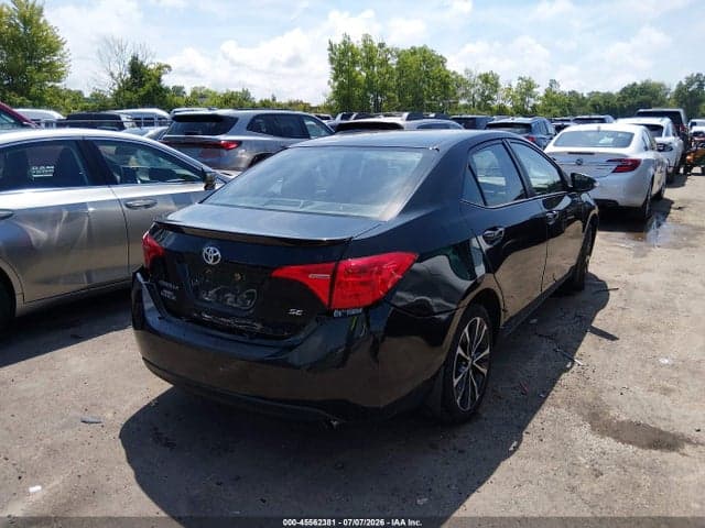 2018 TOYOTA COROLLA SE 4